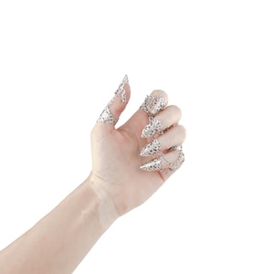 Garras de metal negro "Antracita", regalo gótico de Halloween, anillos negros para uñas, joyería espeluznante, regalo para chica gótica, uñas de vampiro para Halloween. imagen 13