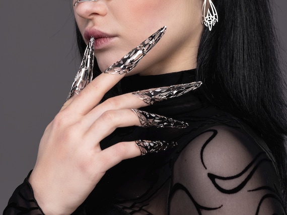 Dark Futuristic Nail Claws "Aetheris" Sci-fi Goth Claws Extra Long Nail Rings Halloween Jewelry Vampirecore, Gold Claw Rings Silver
