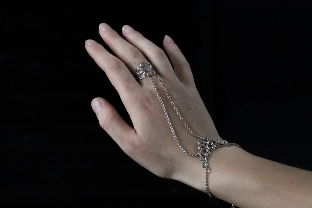 ミュージシャン POINTLESS JOURNEY CHAIN BRACELET + RING the+linen+ring,+ally+pop+hand+