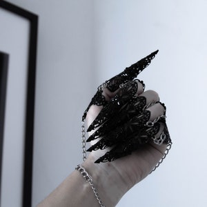 Black Claws, Gothic Glove with Claw Rings Reynisfjara Halloween Hand Jewelry, Gift for Goth Girlfriend, Gothic Wedding Jewelry, Witch Ring image 8