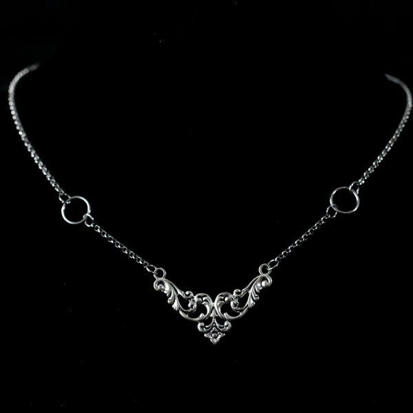 Viktorianische Halskette, Florale Halskette "Amihan" - Vampir Schmuck, Goth Galentines Day Geschenk, Geschenk für Goth Freundin, Gothic Hochzeitsschmuck