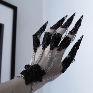 Black Claws, Gothic Glove with Claw Rings Reynisfjara Halloween Hand Jewelry, Gift for Goth Girlfriend, Gothic Wedding Jewelry, Witch Ring image 5
