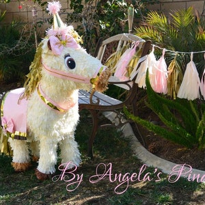 Carousel Horse Pinata Pink and Gold Pinata Shabby Chic Pinata Carnival Horse Pinata Circus Pinata Farm Birthday Pinata Angelas Pinatas bild 1
