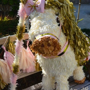 Carousel Horse Pinata Pink and Gold Pinata Shabby Chic Pinata Carnival Horse Pinata Circus Pinata Farm Birthday Pinata Angelas Pinatas bild 2