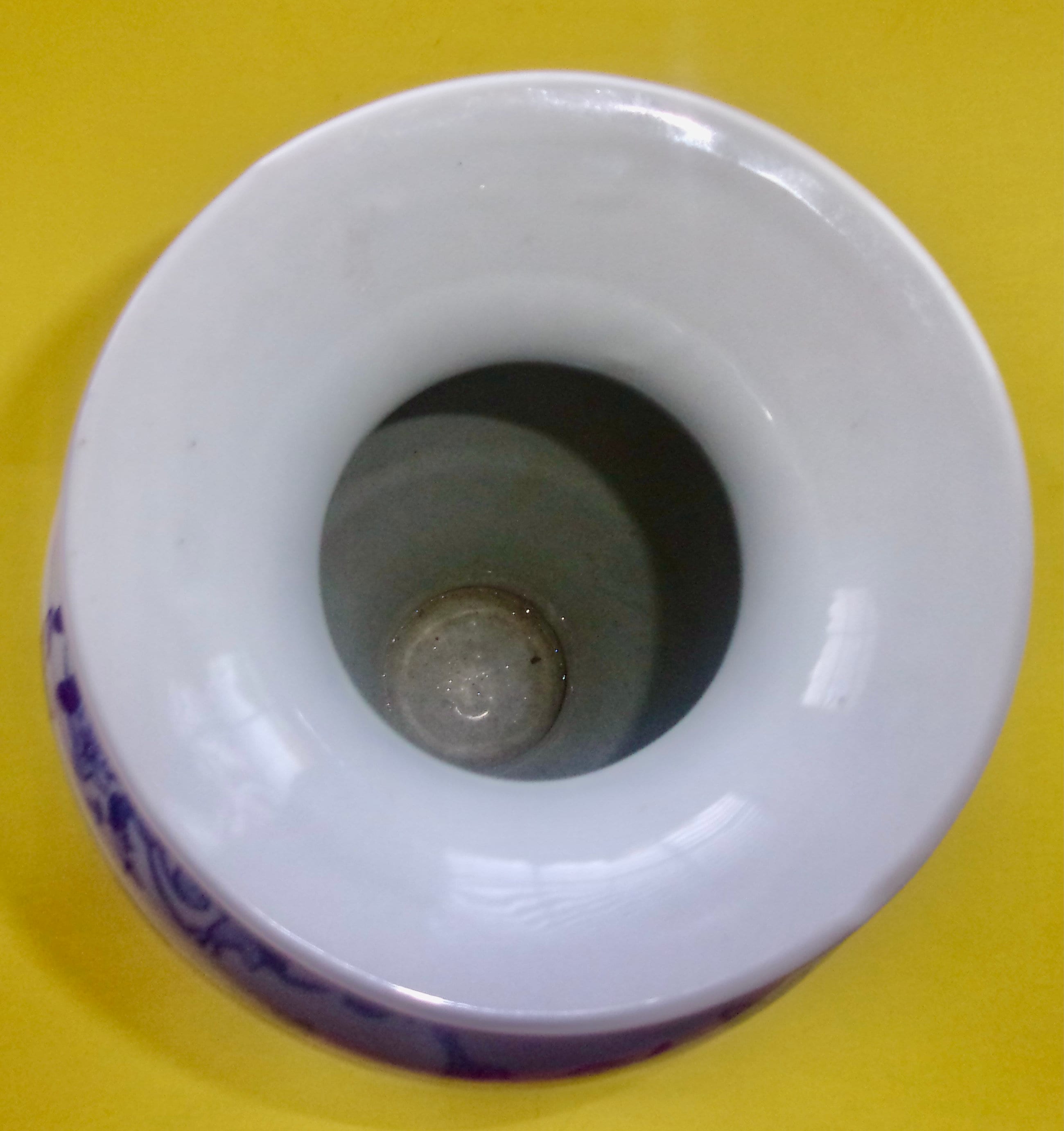 BLUE WHITE VASE Chinese Dechang Taoci Butterflies Birds
