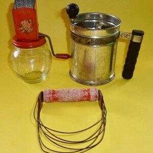 ANDROCK ATLAS KITCHEN Vintage Flour Sifter Pastry Blender Utensil Nut Grinder Vintage Red Marked Jar Made in U.S.A. Turn Handles Hazel