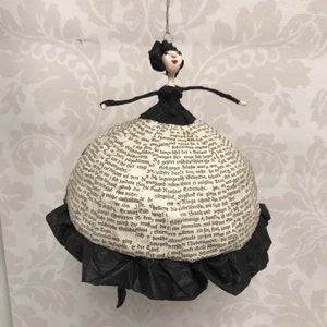 Ballerina in cartapesta/carta artistica da appendere, ballerina