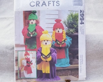 Uncut McCall's crafts 2994- Christmas carolers dolls