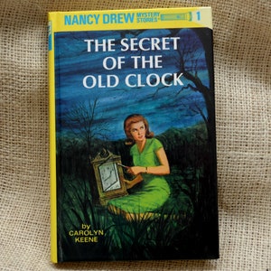 Nancy Drew #1 The secret of the old clock // Vintage Hard cover mystery book for young readers // Young adult literature
