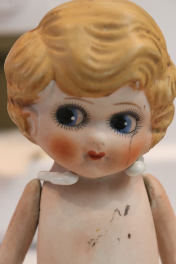 ヴィンテージ キューピー人形：7インチのビスクフィギュア、可動式