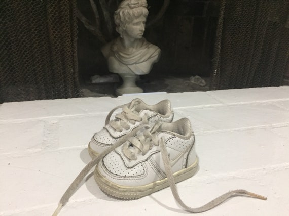 vintage baby nike shoes
