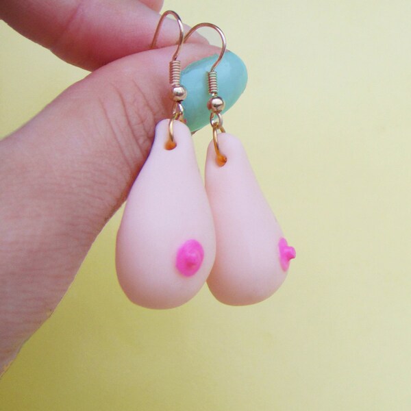Boobie earrings / Boobie jewelry / boucles d oreilles sein bijou kitsch Boob jewelry fun clay earrings / kitsch jewelry girly earring tit