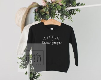 Sweat-shirt pour tout-petits Little Line Babe | Sweat-shirt petit monteur de lignes | Pull à col rond Little Apprentice de papa | Sweat-shirt pour enfant monteur de lignes | Ligne Kid