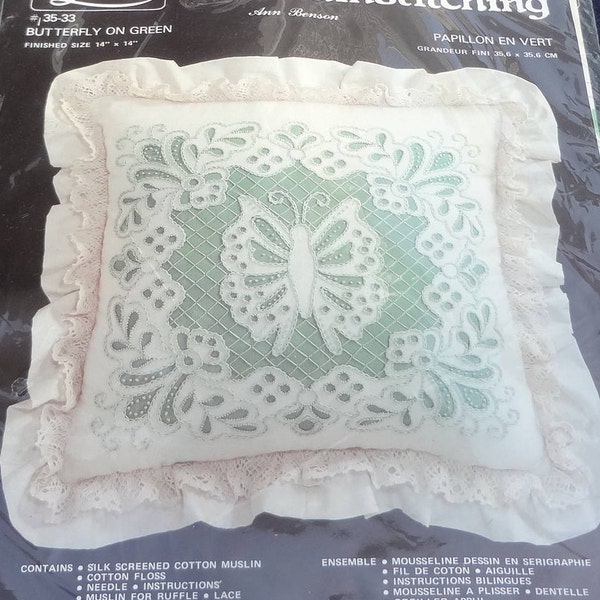 UNOPENED Vintage Charmin #35-33 Chainstitching ''Butterfly on Green'' by Ann Benson Needlework KIT