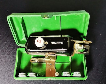 Vintage 1948 No. 160506 Singer Buttonholer Attachment with Case