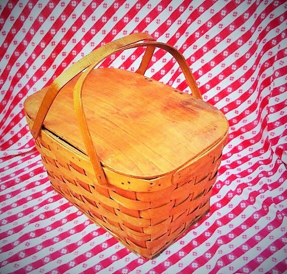 Vintage PICNIC BASKET