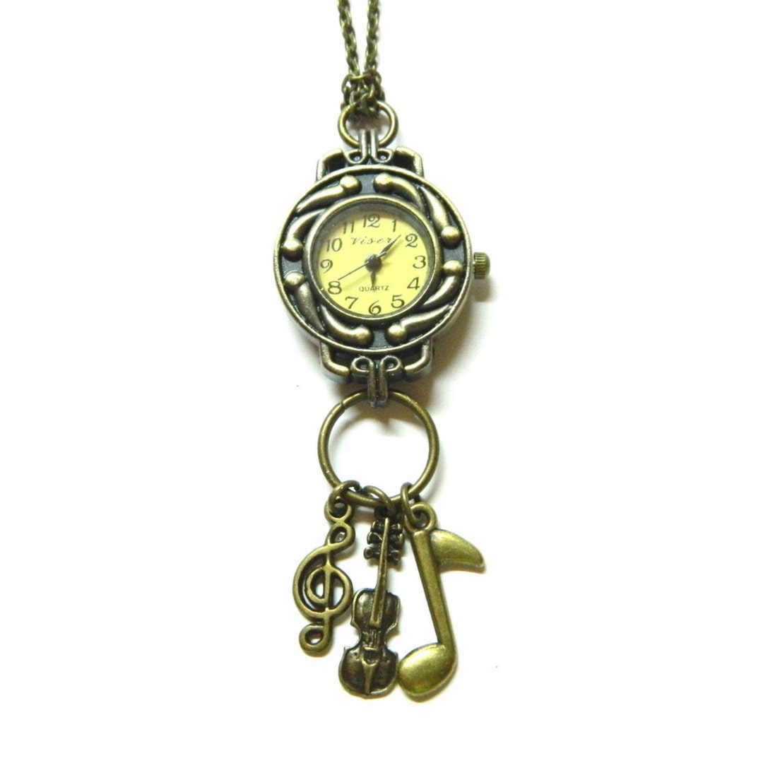 1 Orologio a Tasca Cavo Vuoto con Rilievo Nostalgico e Catena in Bronzo 1 Orologio a Tasca Cavo Vuoto con Rilievo Nostalgico e Catena in Bronzo