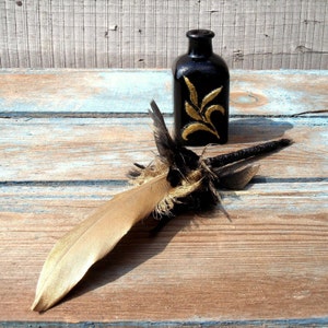 Wedding Gothic splendor gold black feather quill pen & ink pot, halloween gift, party decor, great engagement, bachelorette, for guest book