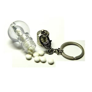 Boîte à pilules Porte-clés ampoule Edison, Porte-clés calendrier 50 ans, récipient non étanche, souvenir de proposition de cachette, parfum d'aromathérapie