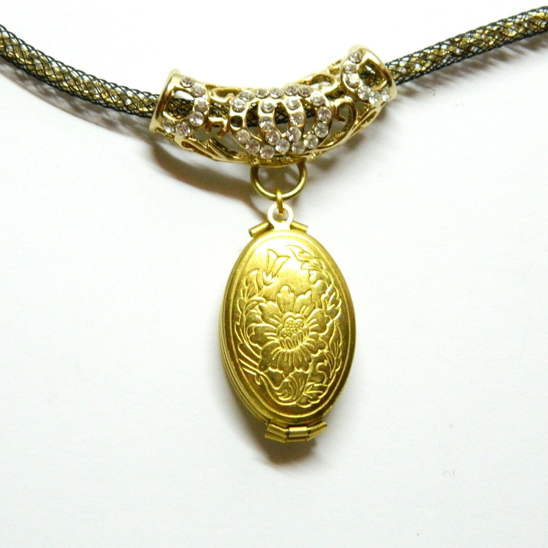 Golden Black Choker Locket Happy Family Four Photo Foldable Flower Oval ...