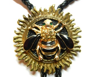 Golden bee Bolo Tie, sunny Scarab birthday Christmas success gift, fortune insect Coleoptera Beetle honeymoon surprise men bootlace tie bola