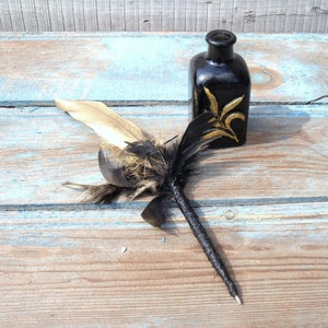 Wedding Gothic splendor gold black feather quill pen & ink pot, halloween gift, party decor, great engagement, bachelorette, for guest book