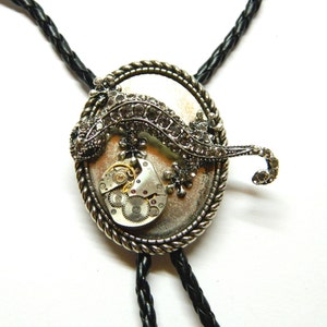 Leopard gecko Bolo Tie Steampunk Lizard, mens fashion jewelry, Unique silver birthday gift for girl, boy, woman honeymoon surprise, wedding