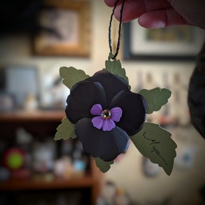 Black Pansy Gift Tag image 8