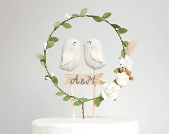 Inséparables personnalisés avec cerceau de verdure - Oiseaux mignons avec couronne pour gâteau de mariage - Décoration de gâteau pour un mariage naturel, rustique et durable