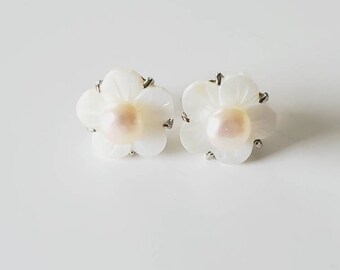 Peach Pearl Earrings, Peach Earrings, Pearl Earrings, Flower Earrings, Stud Pearl Earrings, Freshwater Pearl Earrings, Wedding Pearl, Pearl