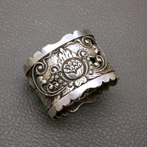 Antique 800 Silver Yogya Napkin Ring, 1930s Javanese Lotus Indonesian Silverware