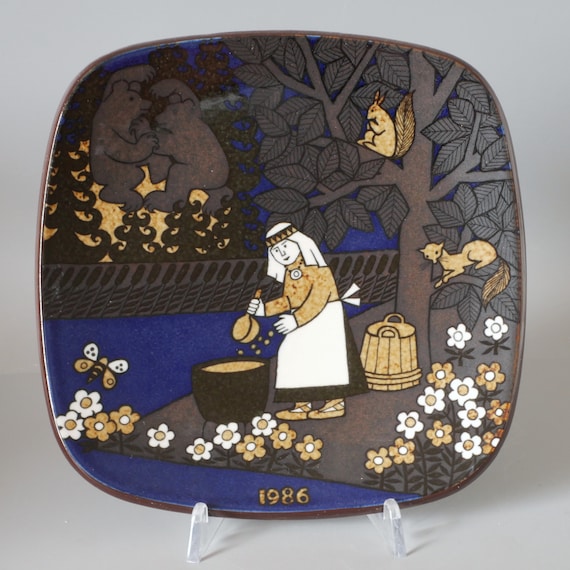 Kalevala Arabia Finland 1986 Collector Plate by Raija Uosikkinen