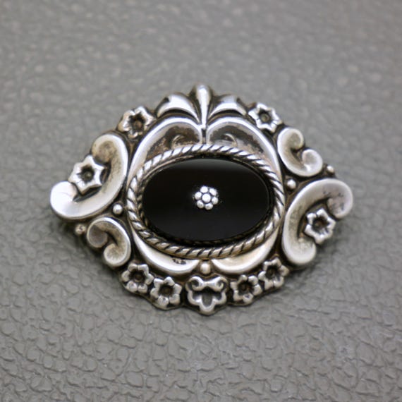 Antique 835 Silver & Black Onyx Brooch - 1920s Arts and Antique 835 Silver & Black Onyx Brooch - 1920s Arts and