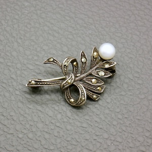 Vintage Marcasite Pearl Brooch: 835 Silver Leaf Pin, Art Deco Mid Century Jewelry