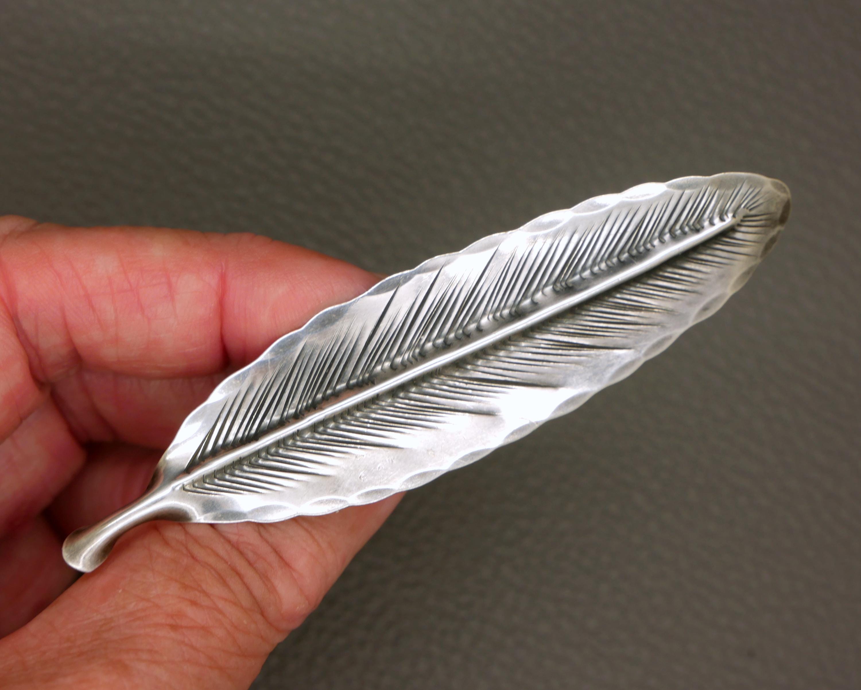 Stuart Nye Sterling Feather Pin - Hand Wrought Silver Vintage Stuart Nye Sterling Leaf Brooch. For Sale at Ruby Lane main image 4