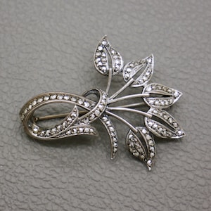 Spilla vintage in argento 835 con marcasite: ornamento a forma di fogliame, stile Art Déco anni &#39;50