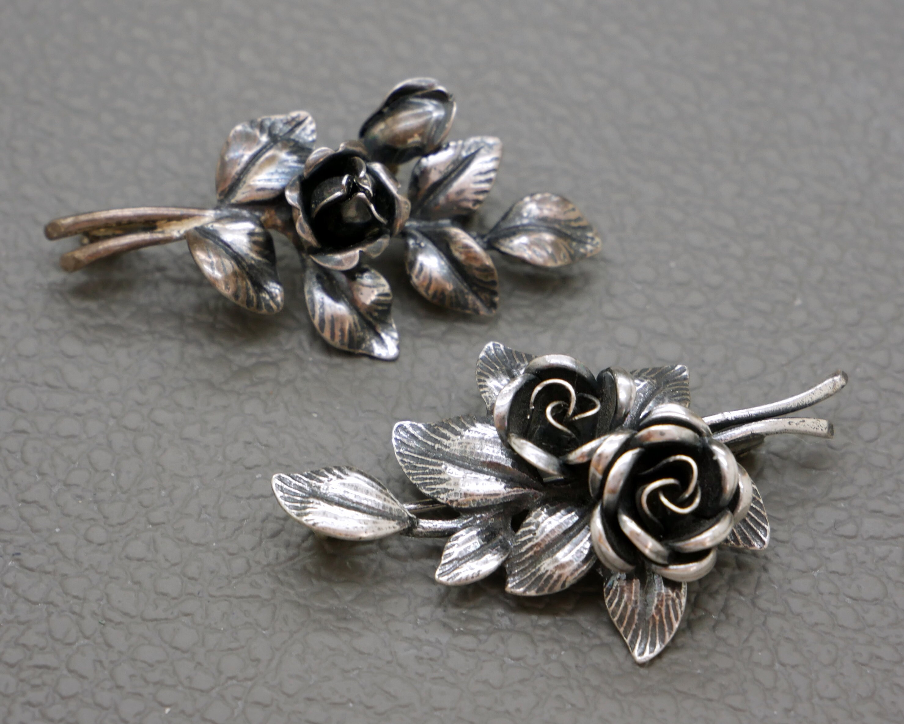 925 Sterling Silver Vintage Symmetalic Floral Cutout Design
