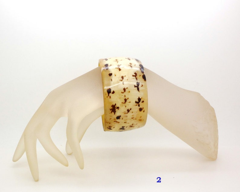 Wide Cuff Bracelet Natural Horn Bangle Bracelet Spotted Beige Color Organic Material 1970s Boho Style Vintage Jewelry
