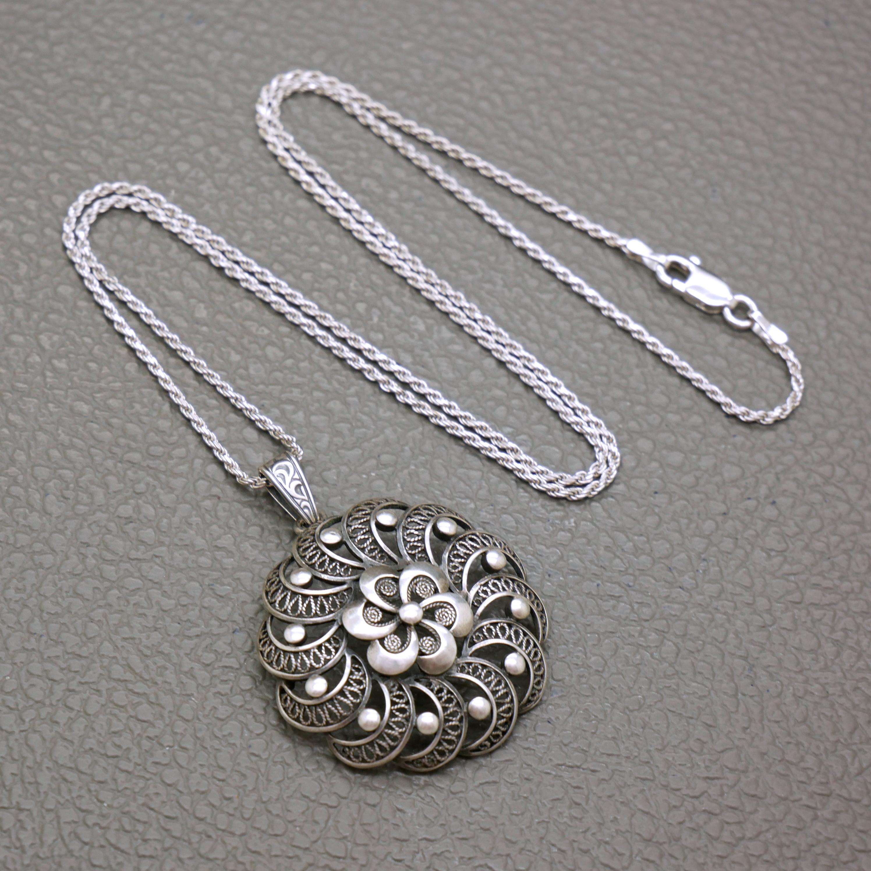Vintage 835 Silver Pendant With Stylized Flower Design