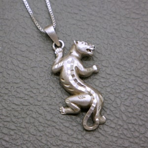 Sterling Silver Leopard Pendant with Diamond Cut Finish - 1990s Vintage Brutalist Design Jewelry - Optional 18" Box Chain - KW6