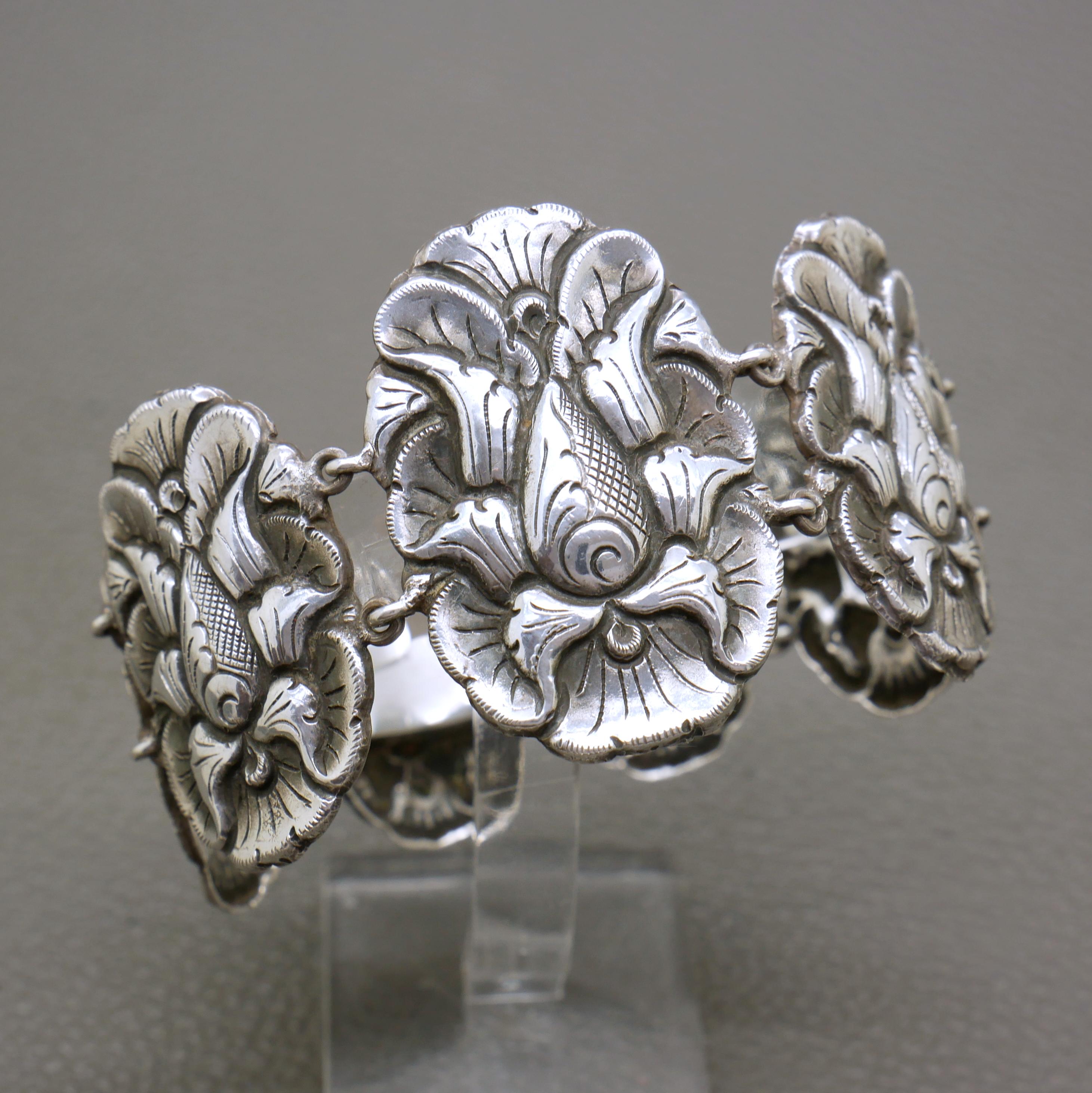 Antique Yogya 800 Silver Bracelet: Lotus Flower Design, Javanese