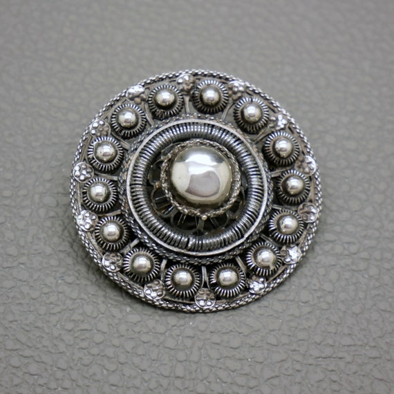 Large Dutch Button Brooch D3.9cm, Handcrafted 835… - image 2