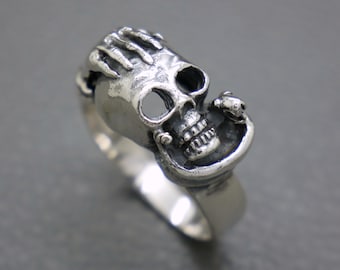 Vintage Sterling Silver Skull in Hand Ring with Serpent Detail - Bold Gothic Brutalist Unisex Accessory, 1980's Jewelry, KW5