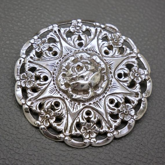 アンティーク835シルバーブローチ：ビクトリア朝のバラの花飾り 
