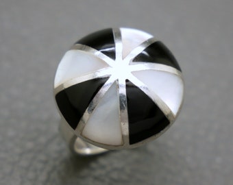 Vintage Sterling Silver Spheric Ring: Mother of Pearl & Black Onyx Inlay, Size 7.5
