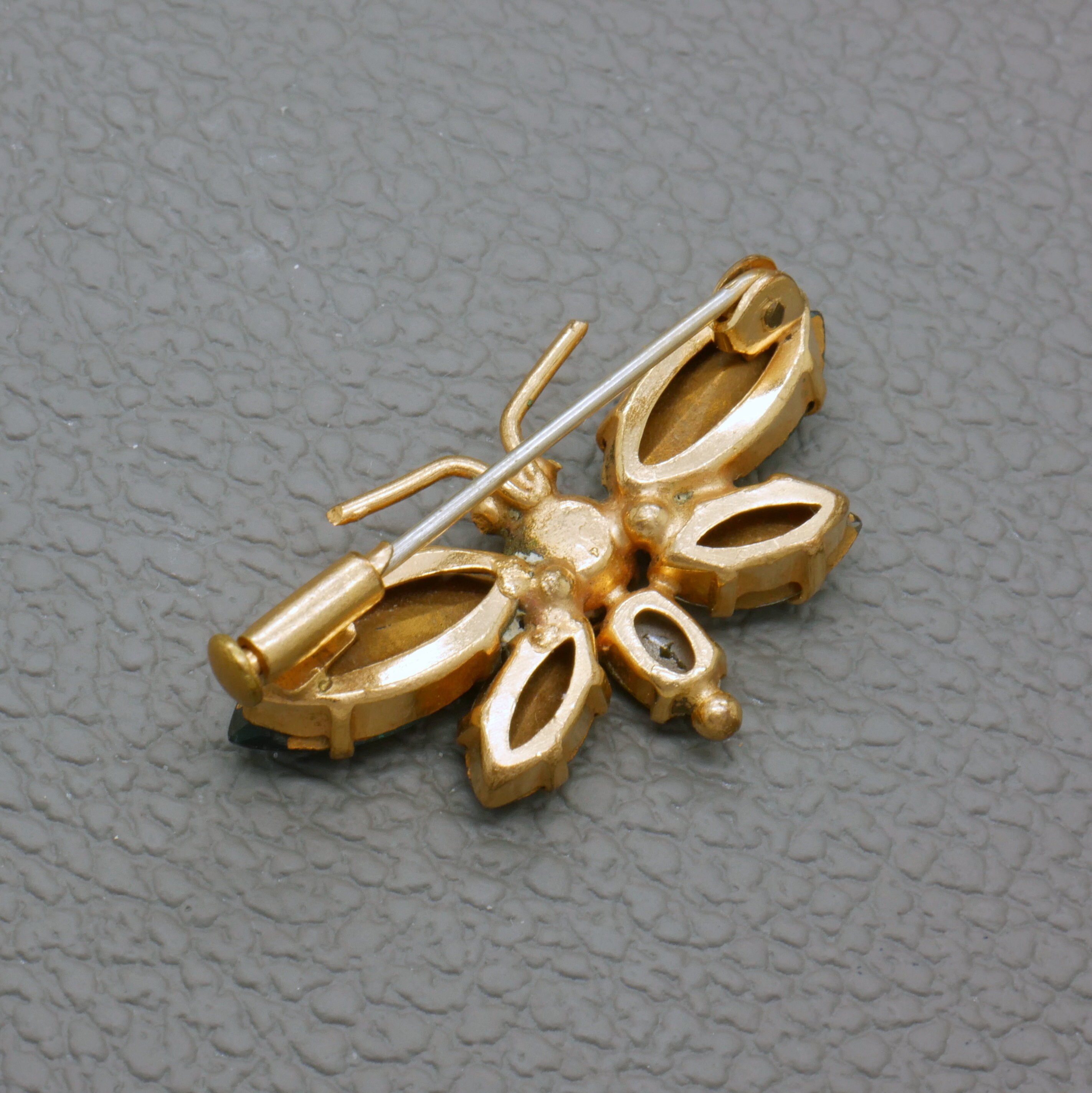 Schumacher Broche veelkleurig elegant Sieraden Broches Schumacher Broche veelkleurig elegant Sieraden Broches