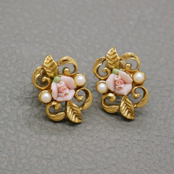 Lovely post earrings, pink rose flower ear studs,… - image 1