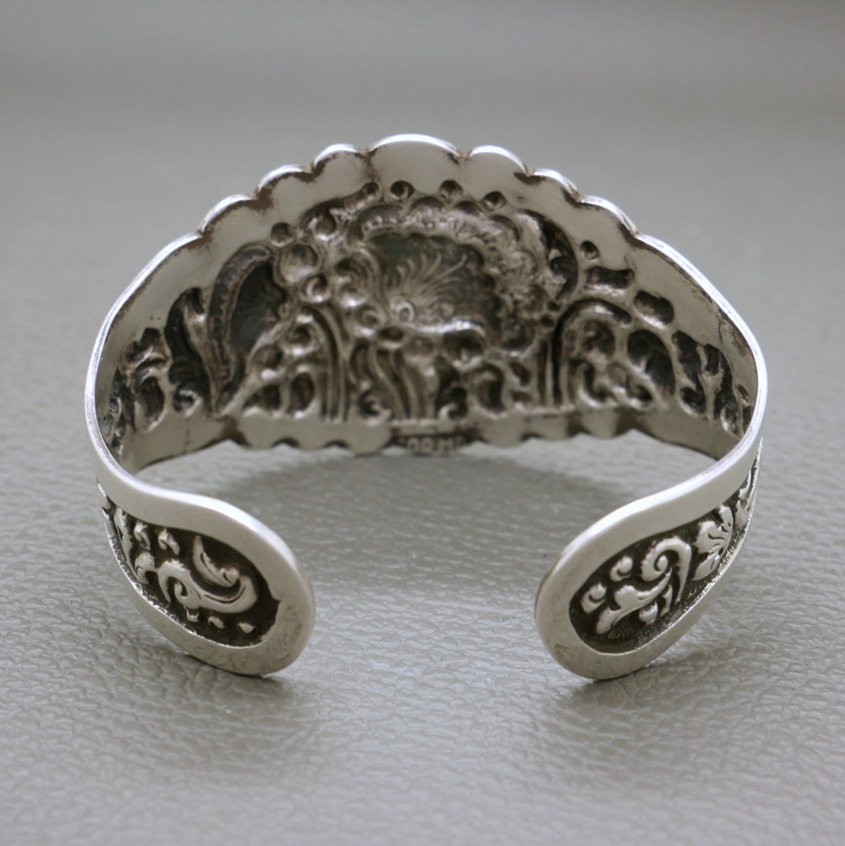 Antique 800 Silver Cuff Bracelet With Lotus Flower Decor Yogya Javanese Asian Art Deco 1930s Yogyakarta Collectible Jewelry, 日惹銀 - Etsy New Zealand Antique 800 Silver Cuff Bracelet With Lotus Flower Decor Yogya Javanese Asian Art Deco 1930s Yogyakarta Collectible Jewelry, 日惹銀 - Etsy New Zealand
