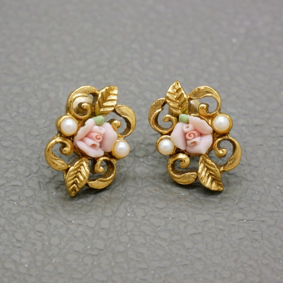 Lovely post earrings, pink rose flower ear studs,… - image 2
