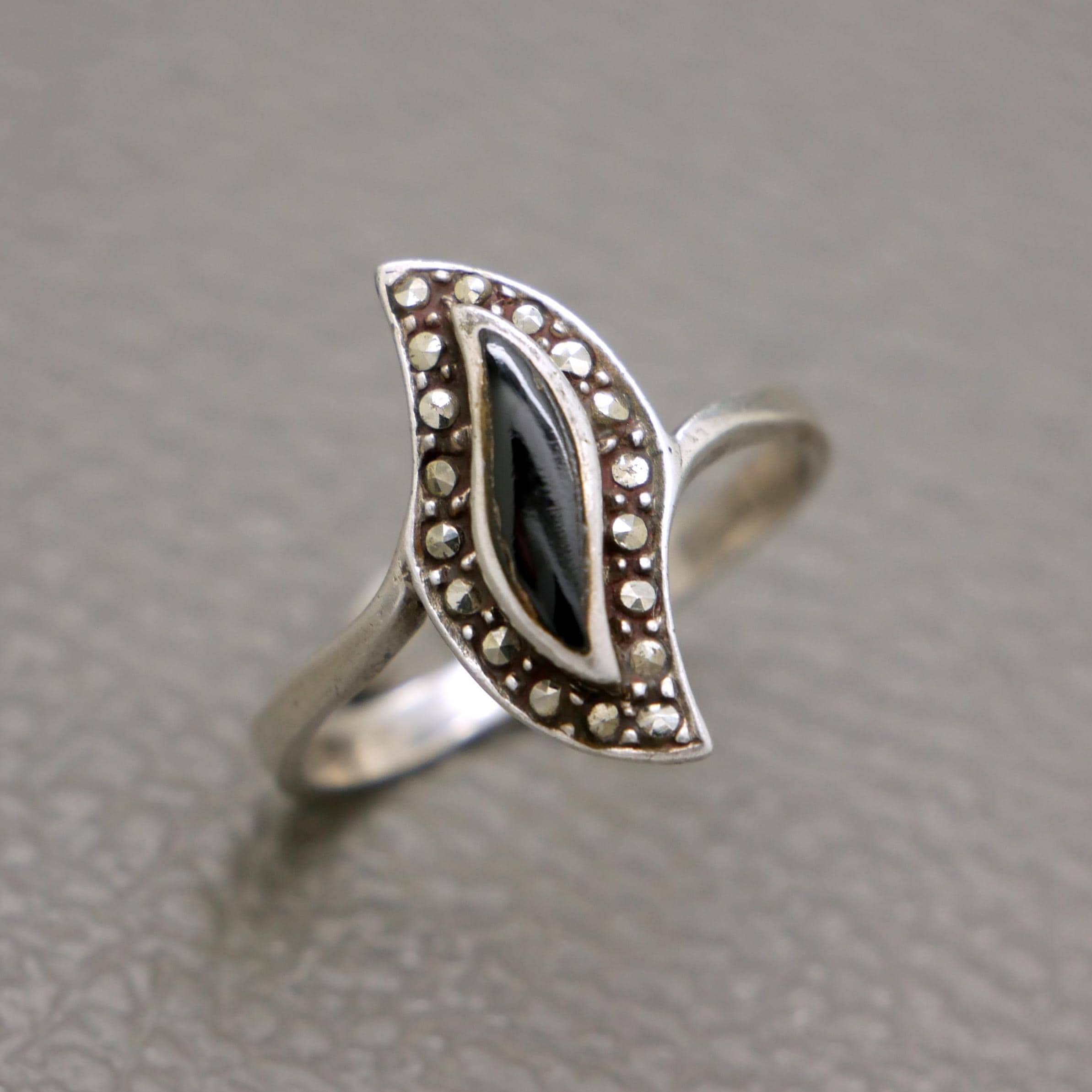 m*u様 80s agnesb. onyx natural stonering 1980s Onyx Ring - Etsy